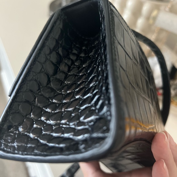 Black Crocodile Embossed Handbag - Picture 3 of 9